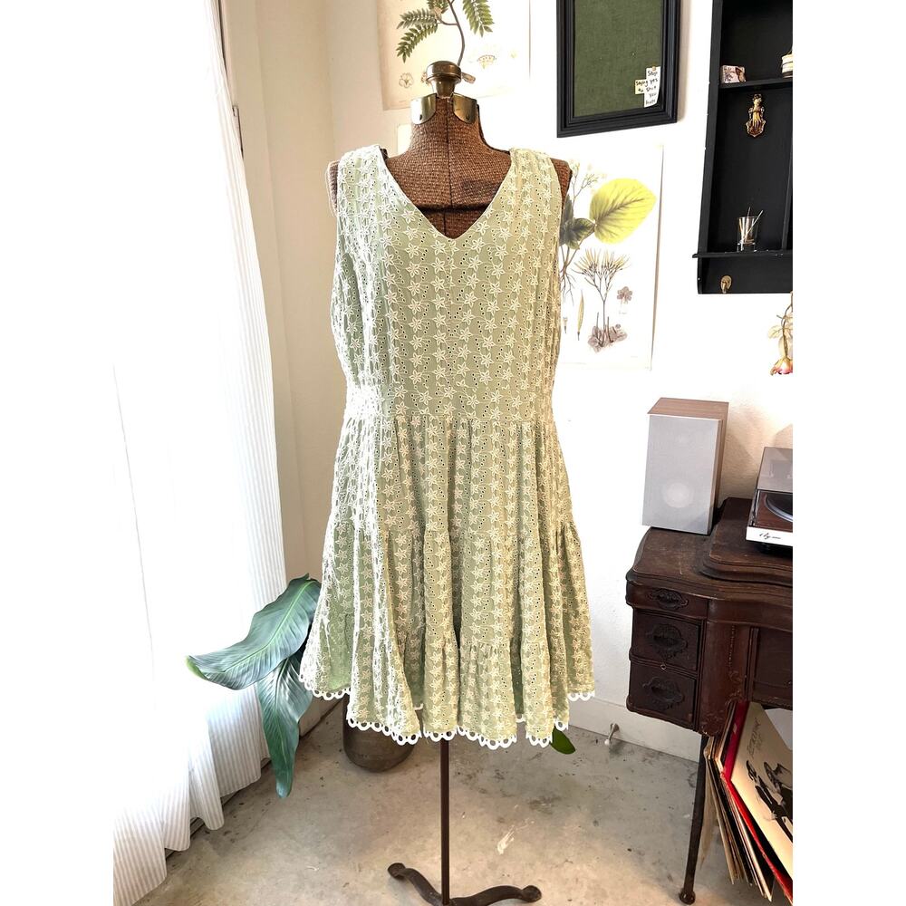 Hayden Los Angeles Women’s XL Sage Green Eyelet Dress Embroidered Cottagecore